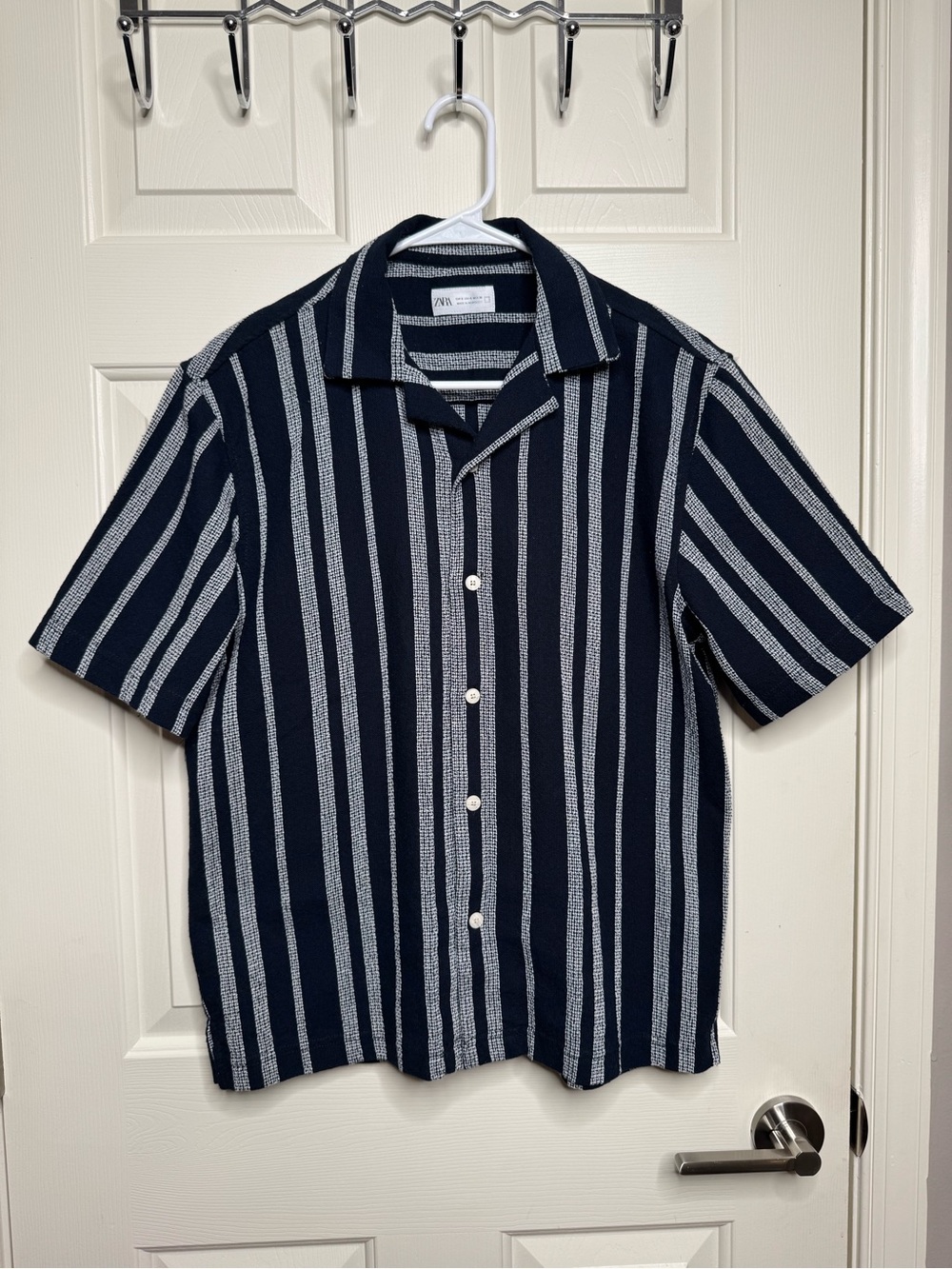 NWOT Zara Men Navy Striped Short-Sleeve relaxed fit Button-Up Shirt S
